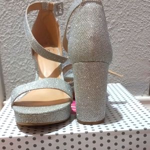 SHIMMER HEEL